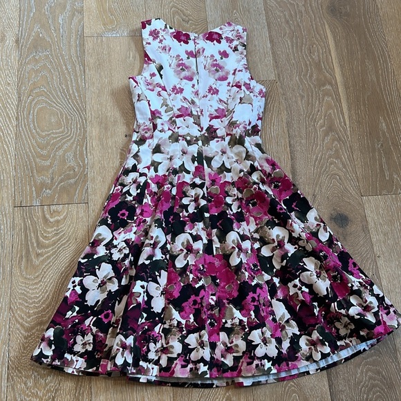 White House Black Market Flare Dress - Picture 8 of 11